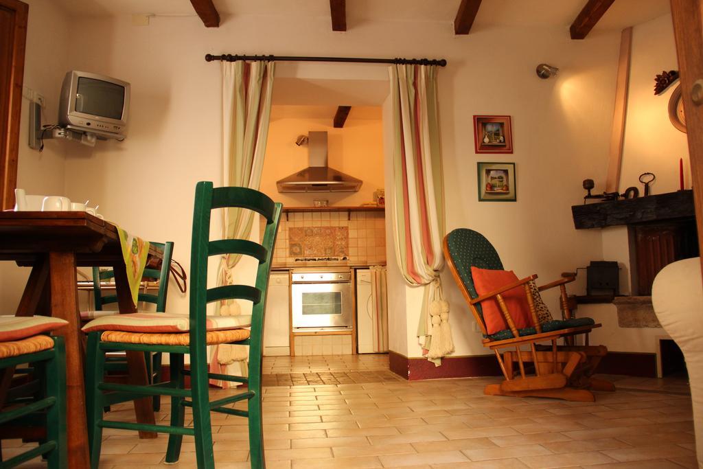 Delizioso Trilocale In Centro Apartment Монтемерано Стая снимка